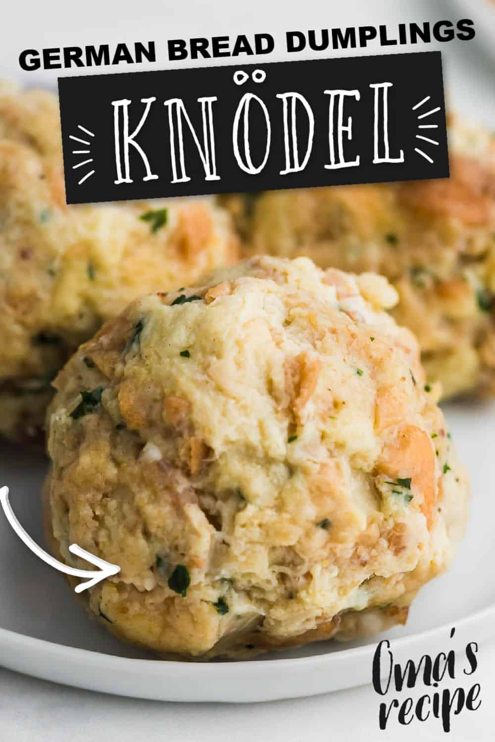 “Knödel”(或“Semmelknödel”或“Speckknödel”)是德国面包和培根饺子。它们鲜嫩可口，非常美味，是完美的配菜。德国饺子食谱|慕尼黑啤酒节配菜|德国配菜#cheerfulcook #德国#食谱#饺子gydF4y2Ba