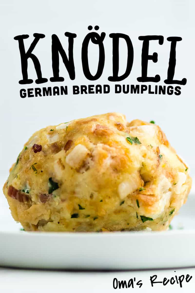 “Knödel”(或“Semmelknödel”或“Speckknödel”)是德国面包和培根饺子。它们鲜嫩可口，非常美味，是完美的配菜。德国饺子食谱|慕尼黑啤酒节配菜|德国配菜#cheerfulcook #德国#食谱#饺子gydF4y2Ba