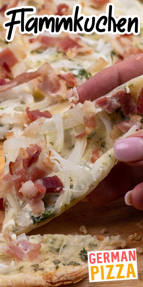 火焰蛋糕(flamkuchen)或tarte flambée是一种美味而受欢迎的德国大饼。上面撒上法式酸奶油(或酸奶油)、洋葱和培根，做起来很简单，而且非常美味。再配上一杯雷司令就完美了。# www.hfatraining.com通过@cheerfulcook♡tarteflambée德国比萨♡gydF4y2Ba